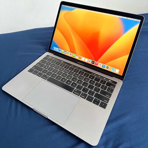 Macbook Pro 13” Touchbar i5 16GB 256GB SSD